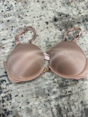 ⚠️ Closet Clean Out Victoria's Secret Satin-Look Padded Bra in Blush